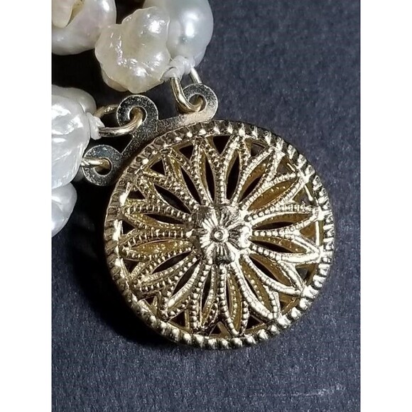 Luxury 5 Strand Pearl Necklace 30 IN & stamped 14k gold filigree clasps VTG Lux - Picture 3 of 15